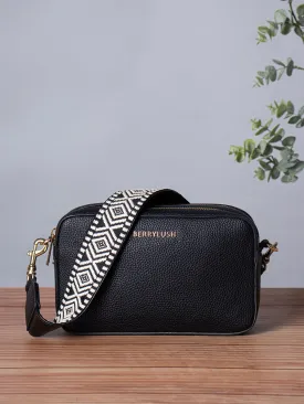 Berrylush Women Textured Black Synthetic Leather Geometric Non-detachable Strap Zipper-Up Small Sling Bag
