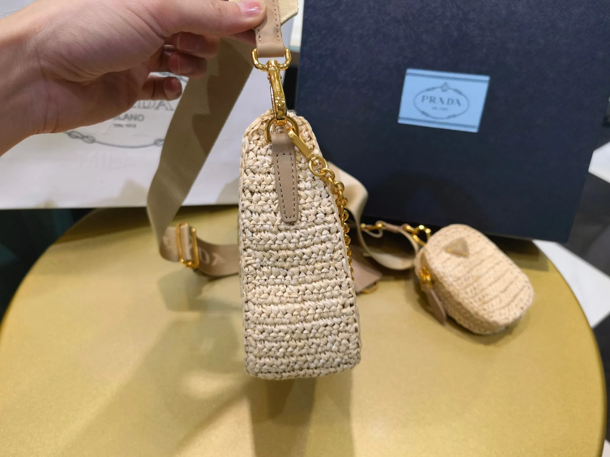 BOLSA PRADA RE-EDITION 2005  RÁFIA