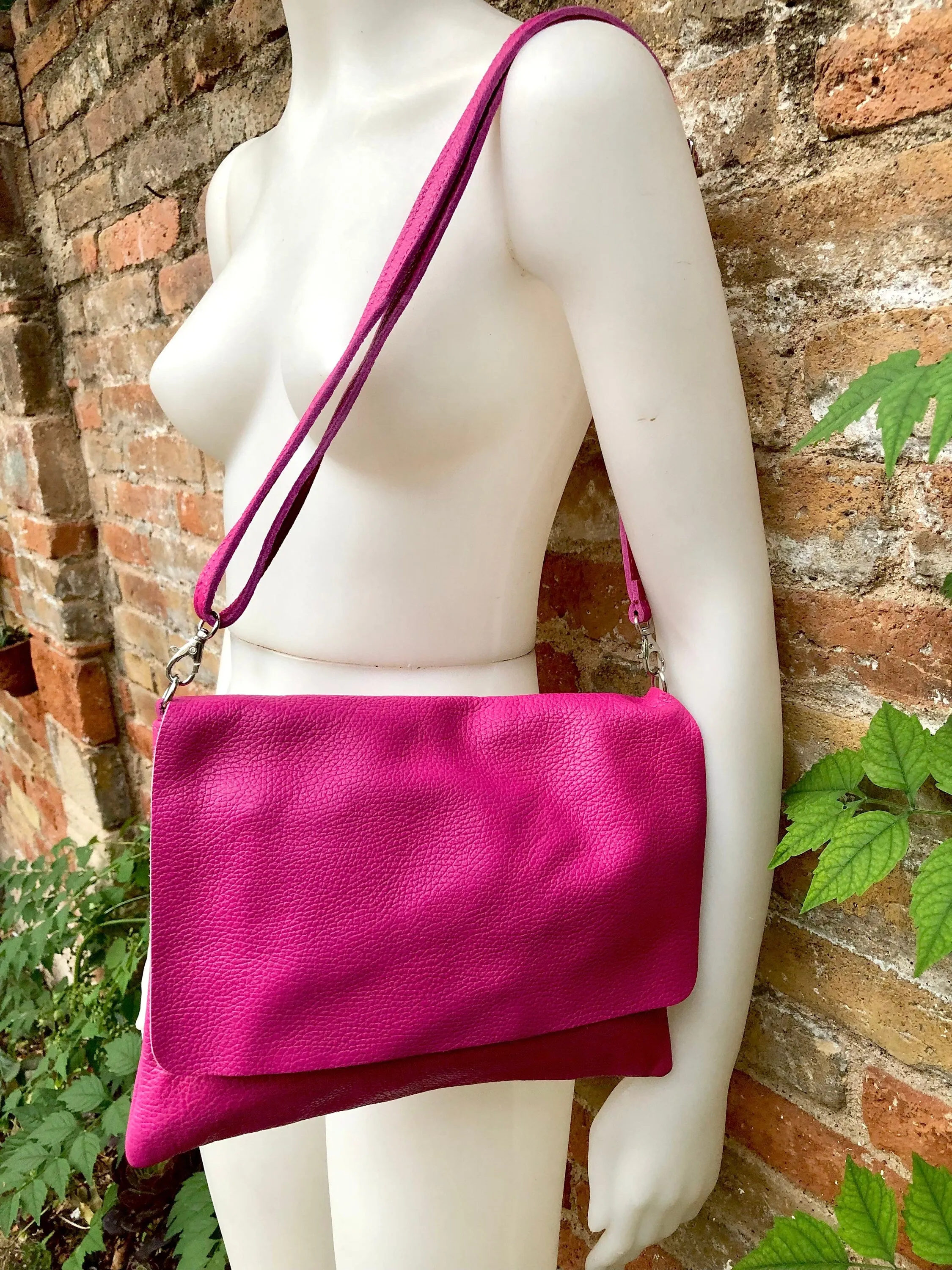 Crossbody leather bag in fuchsia PINK. Genuine soft leather. Hot pink crossover, messenger bag. Zipper   adjustable strap. Hot pink purse