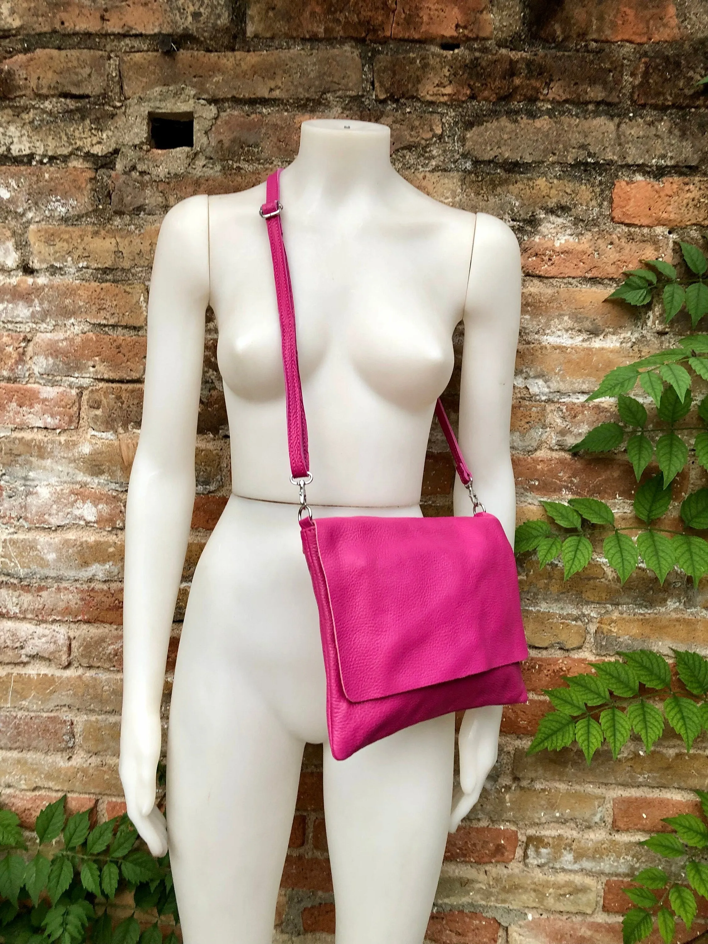 Crossbody leather bag in fuchsia PINK. Genuine soft leather. Hot pink crossover, messenger bag. Zipper   adjustable strap. Hot pink purse