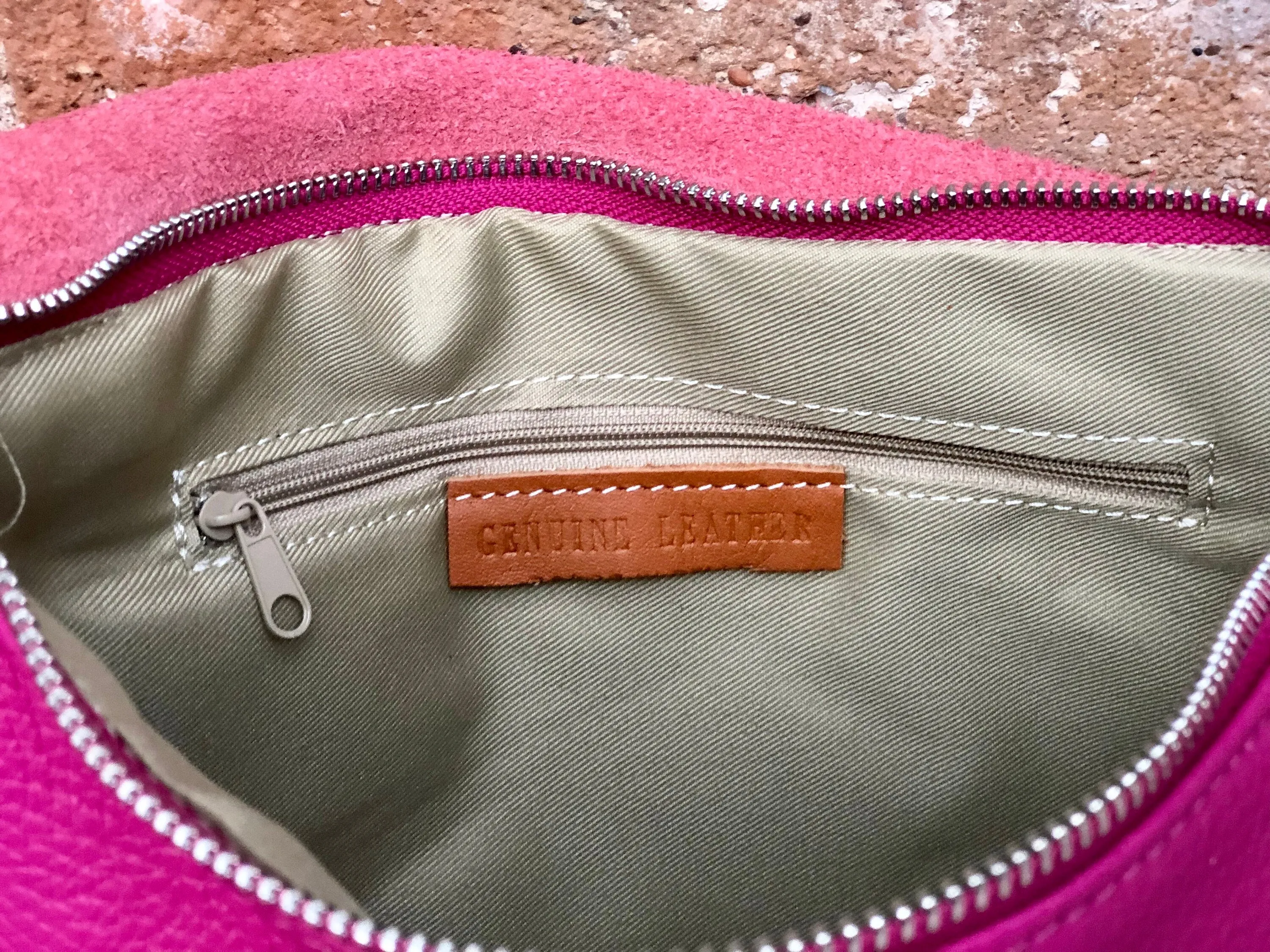 Crossbody leather bag in fuchsia PINK. Genuine soft leather. Hot pink crossover, messenger bag. Zipper   adjustable strap. Hot pink purse
