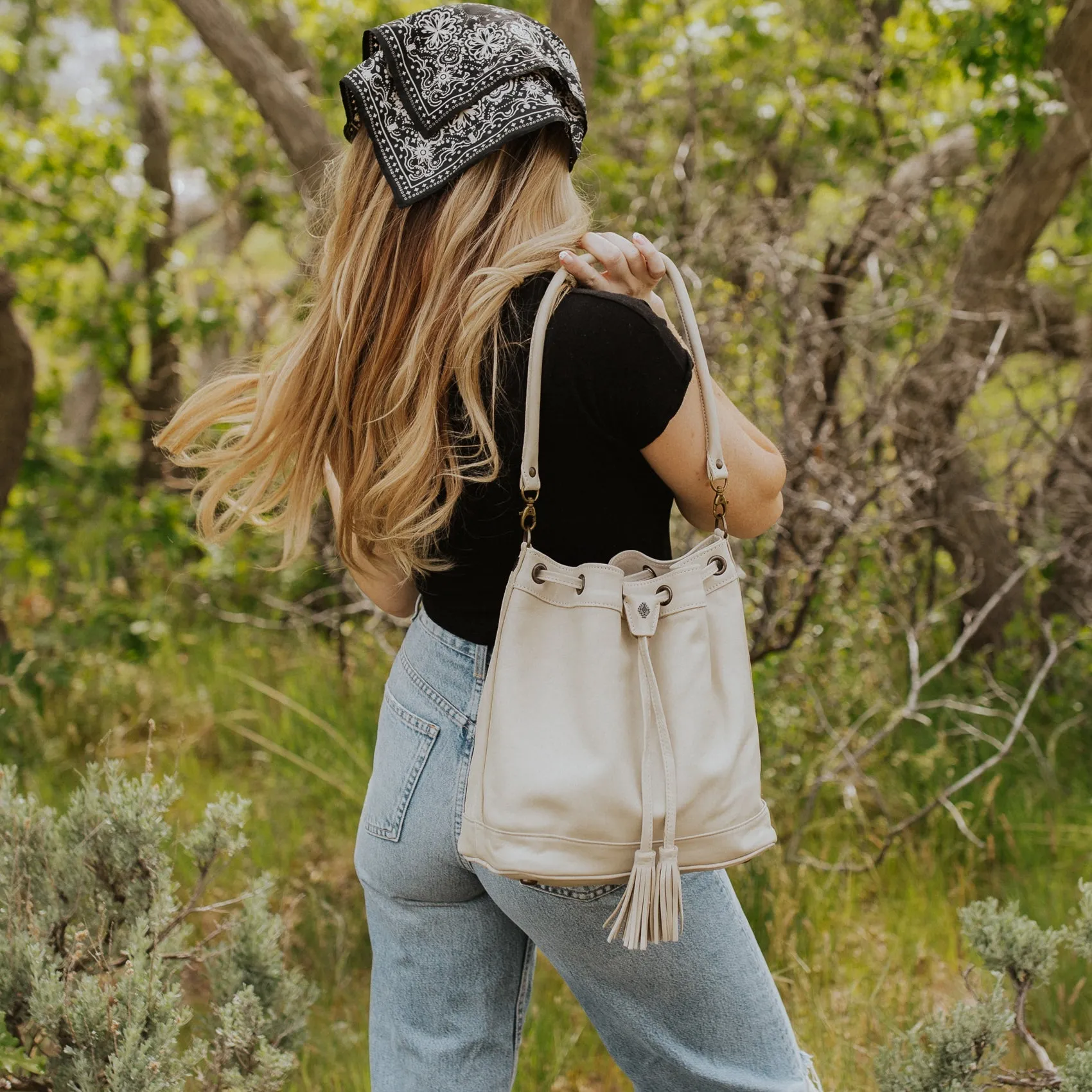 DRAWSTRING BUCKET BAG - FULL LEATHER - BONE