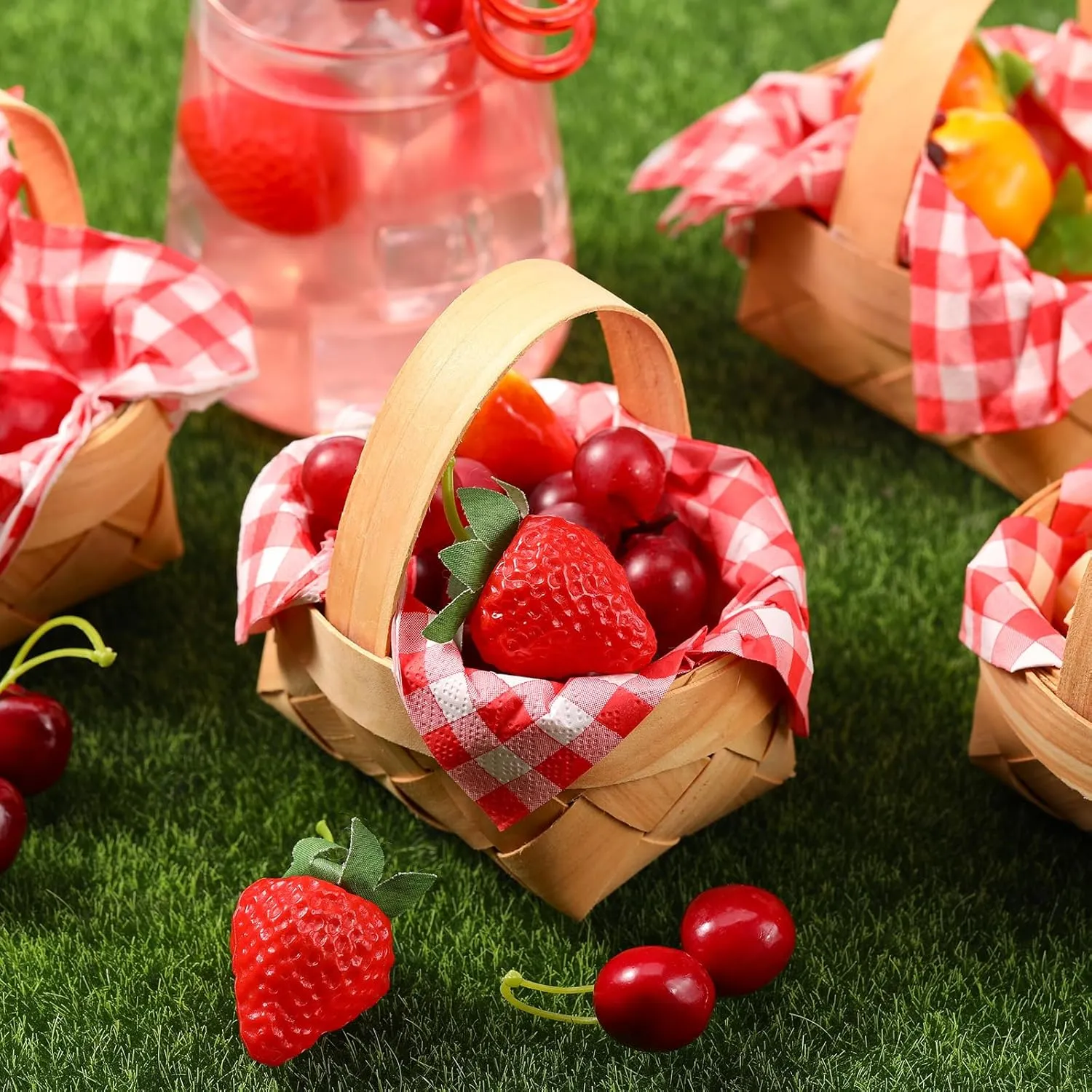 Geelin 12 Pcs Mini Woven Baskets with Handles 20 Sheets Paper Napkins Wood Chip Mini Flower Fruit Picnic Baskets Chip Bucket for Wedding Party Gifts Farmhouse Decoration(Red,Plaid)